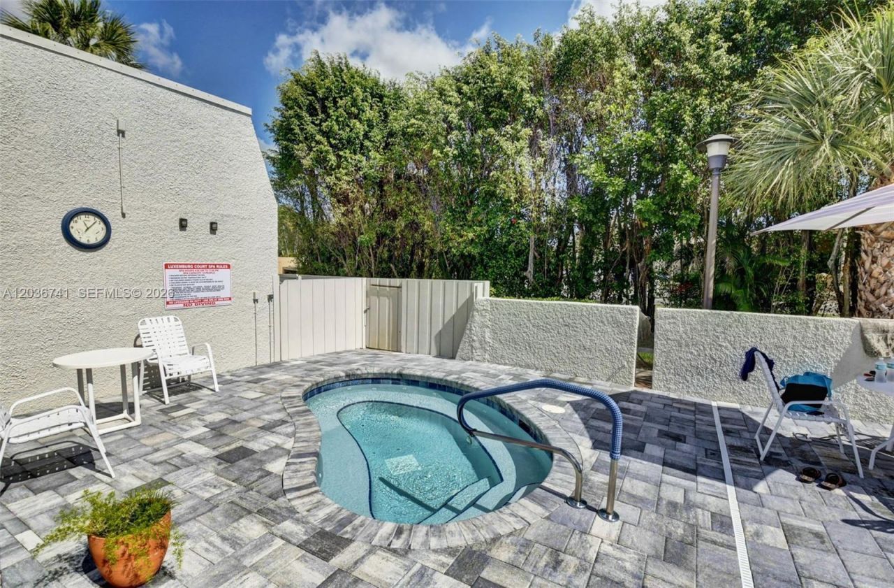 4427 Luxemburg Ct, Lake Worth, FL 33467 Photo