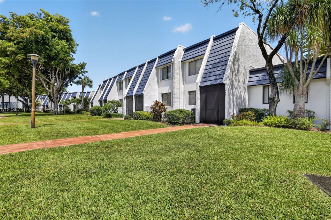 4427 Luxemburg Ct, Lake Worth, FL 33467 Photo
