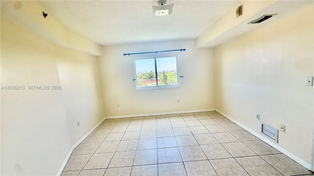 2415 NW 16th St Rd , Unit 603-1, Miami, FL 33125 Photo