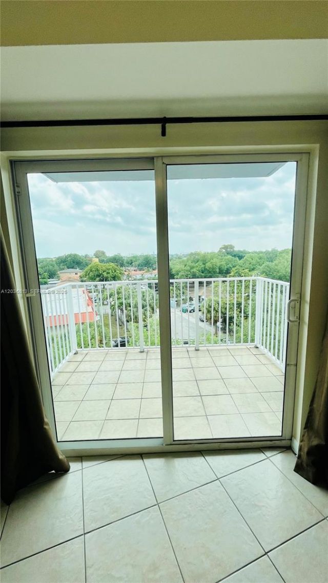 2415 NW 16th St Rd , Unit 603-1, Miami, FL 33125 Photo