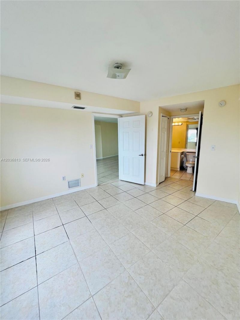 2415 NW 16th St Rd , Unit 603-1, Miami, FL 33125 Photo