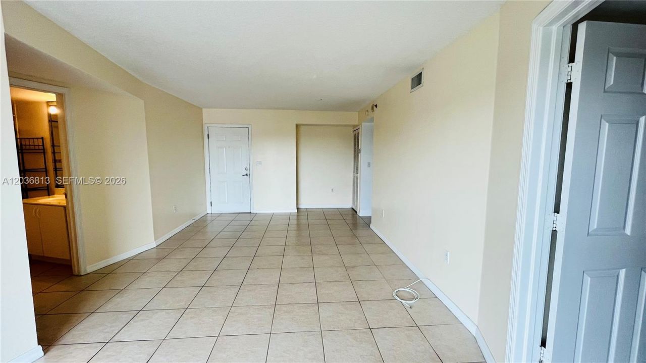 2415 NW 16th St Rd , Unit 603-1, Miami, FL 33125 Photo