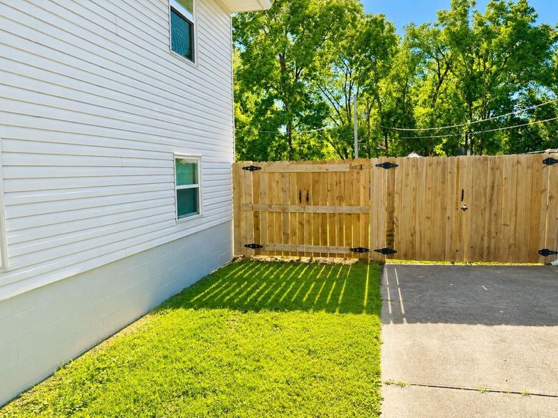 1585 Shady Lane Road, Columbus, OH 43227 Photo 11