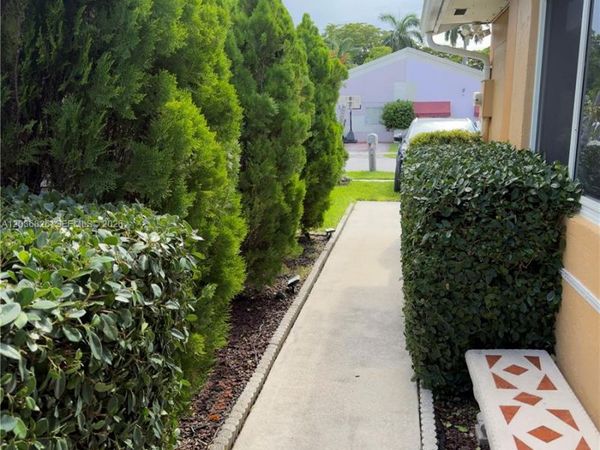 9623 SW 146th Pl , Miami, FL 33186