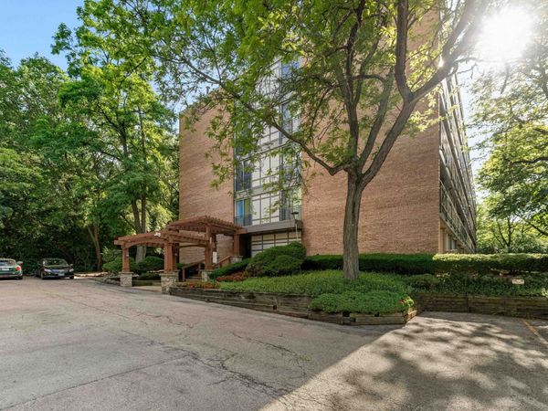 5810 Oakwood Drive , Unit 3F, Lisle, IL 60532