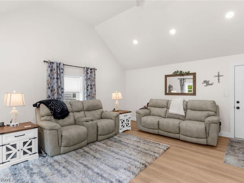 10060 Salem Warren Road, Salem, OH 44460 Photo 16