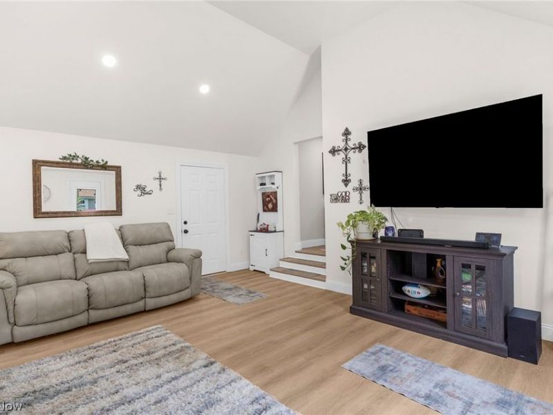 10060 Salem Warren Road, Salem, OH 44460 Photo 17