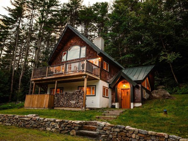 163 Howe Farm Road, Jamaica, VT 05343