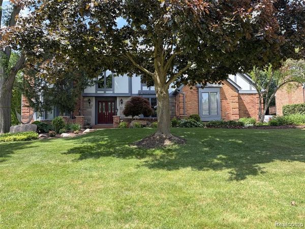 2534 Topsham Drive , Rochester Hills, MI 48306