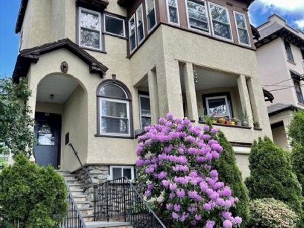 201 Rawson Rd, Unit 3, Brookline, MA 02445