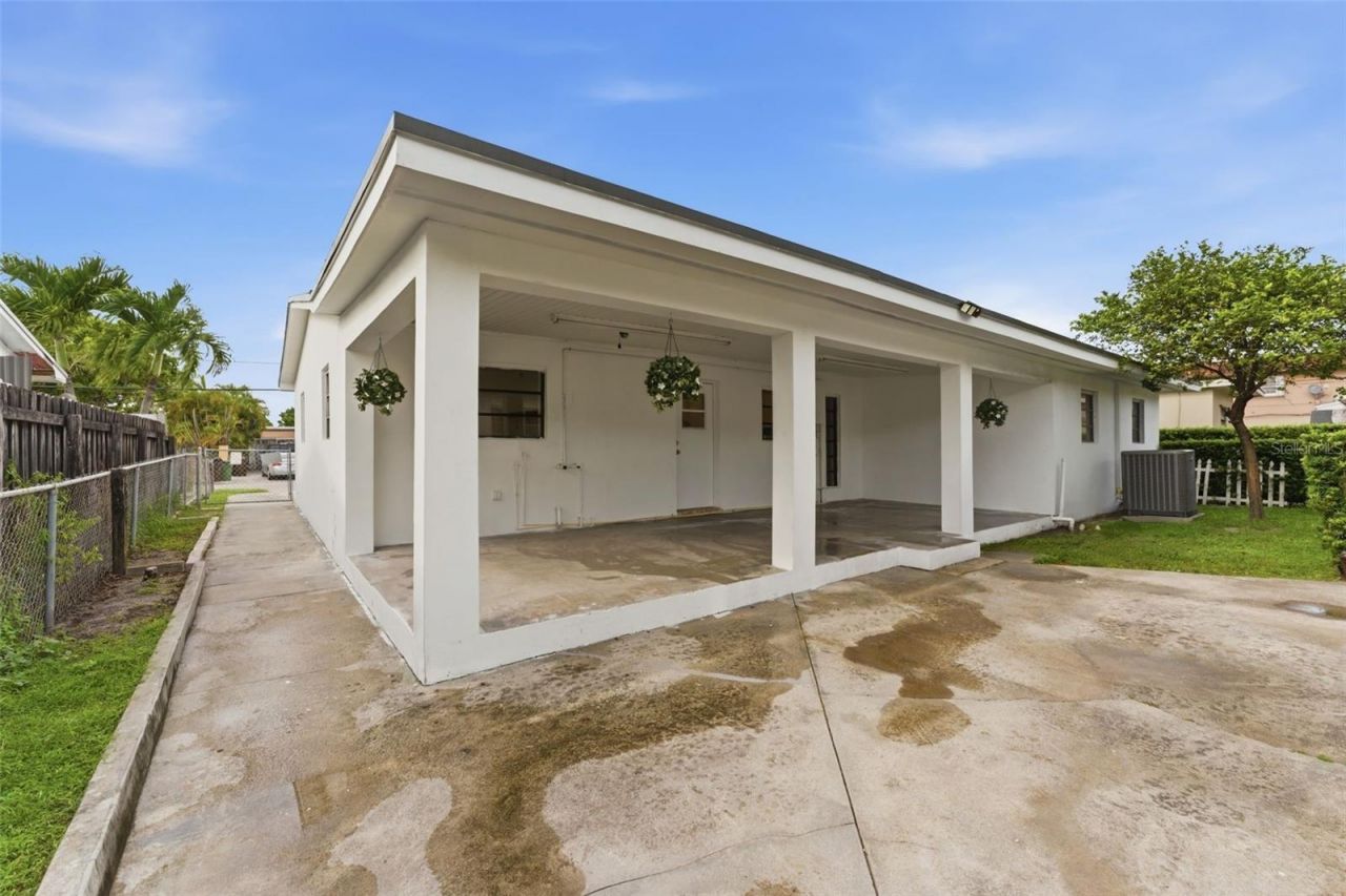 1310 W 30th Street , Hialeah, FL 33012 Photo