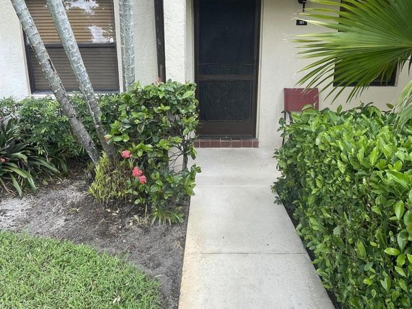 4598 Lucerne Lakes Boulevard E, Unit 101, Lake Worth, FL 33467