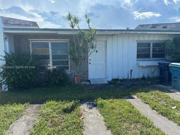 2058 SW 102nd Ct, Miami, FL 33165
