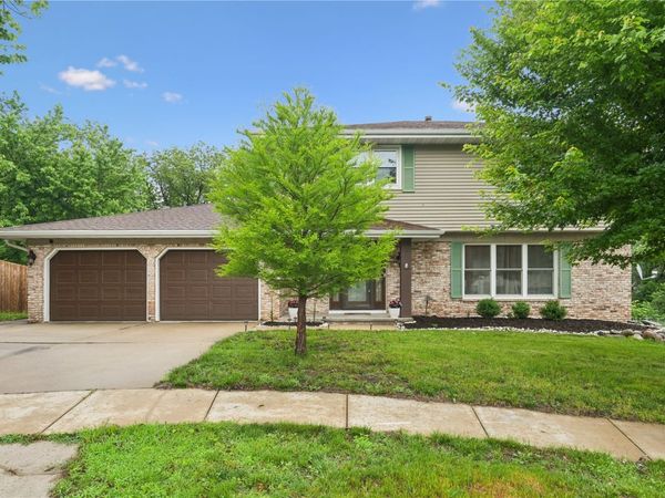 3106 Blue Ridge Ct NE, Cedar Rapids, IA 52402