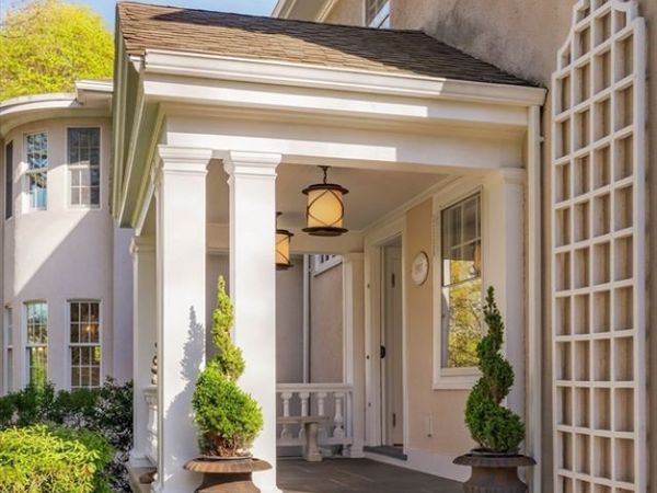 10 Rangeley Road, Winchester, MA 01890