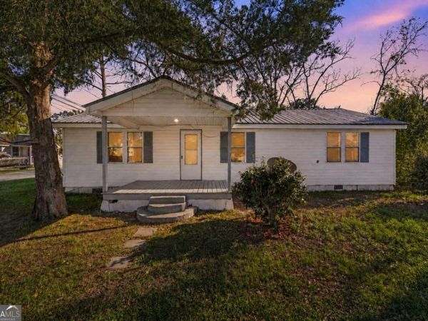 507 E 7Th Avenue, Nashville, GA 31639