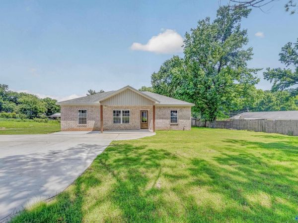 403 Mcdonald Lane, Guntersville, AL 35976