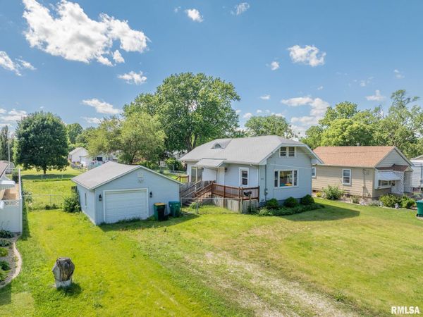 1690 BEECHER Avenue, Galesburg, IL 61401