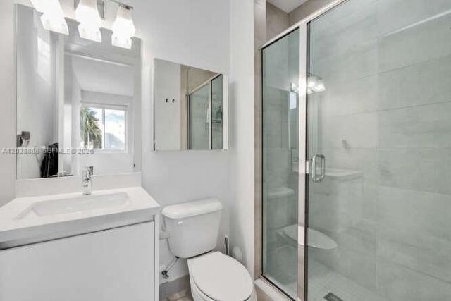 10250 NW 75th Ter , Doral, FL 33178 Photo