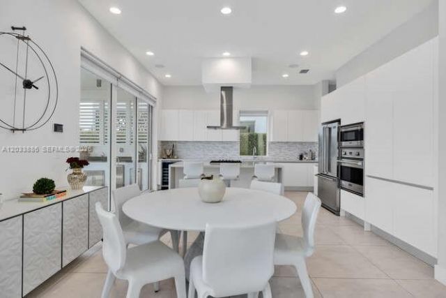 10250 NW 75th Ter , Doral, FL 33178 Photo
