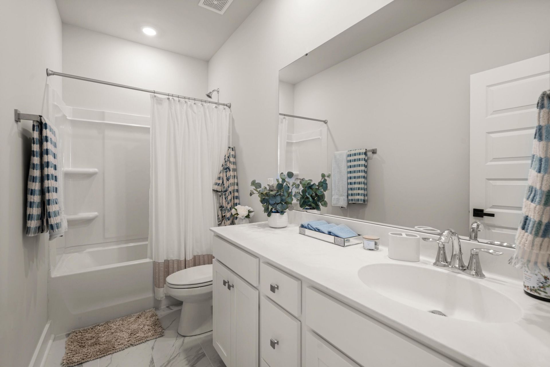 135 E Morton Street Photo 30