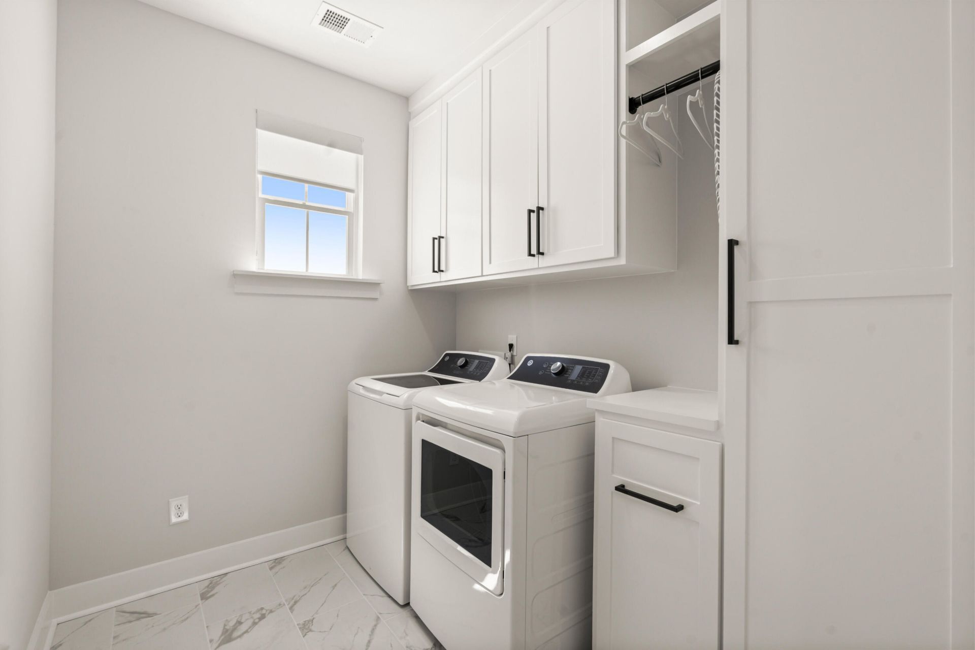 135 E Morton Street Photo 31