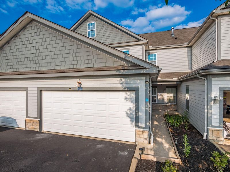 5915 Blackbird Way , Lewis Center, OH 43035 Photo 2
