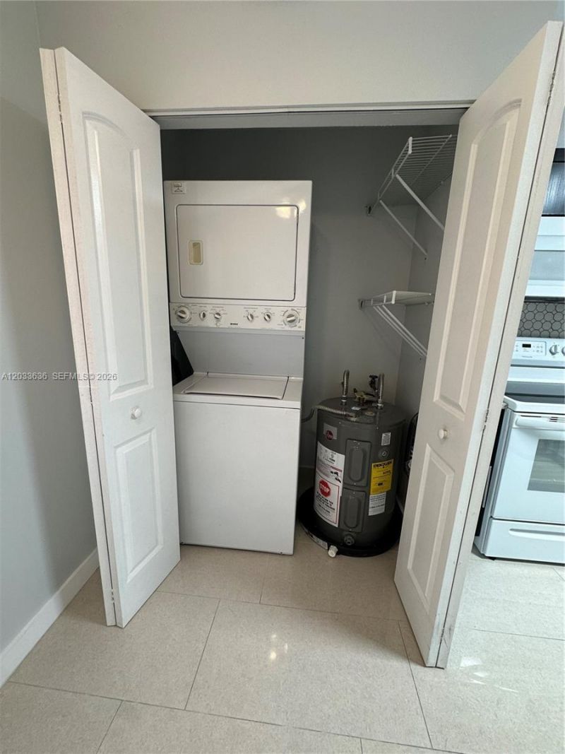 7561 NW 1st St , Unit 204, Margate, FL 33063 Photo
