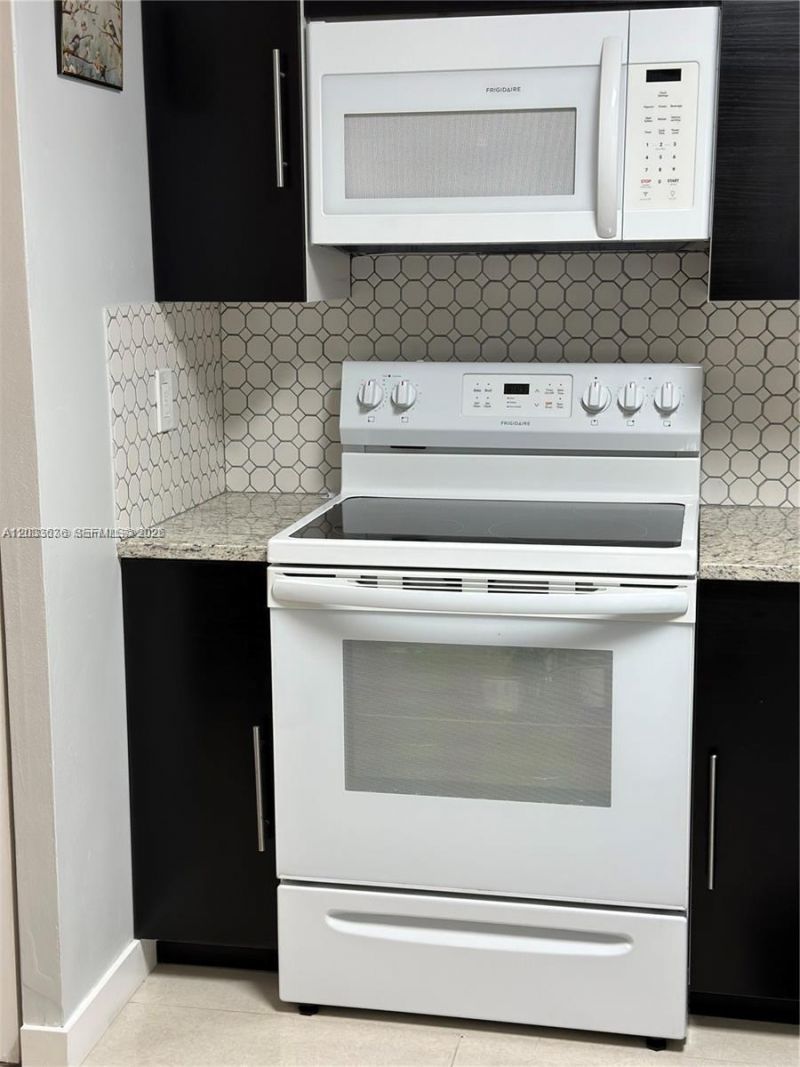 7561 NW 1st St , Unit 204, Margate, FL 33063 Photo