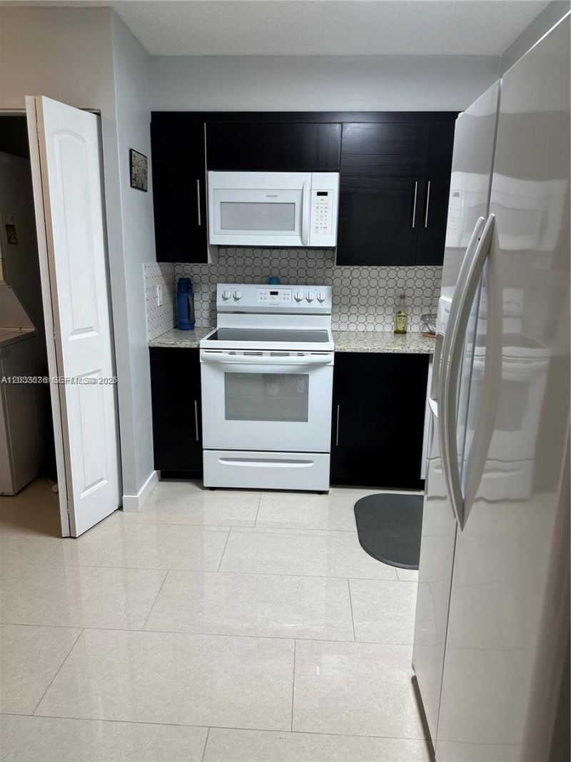 7561 NW 1st St , Unit 204, Margate, FL 33063 Photo