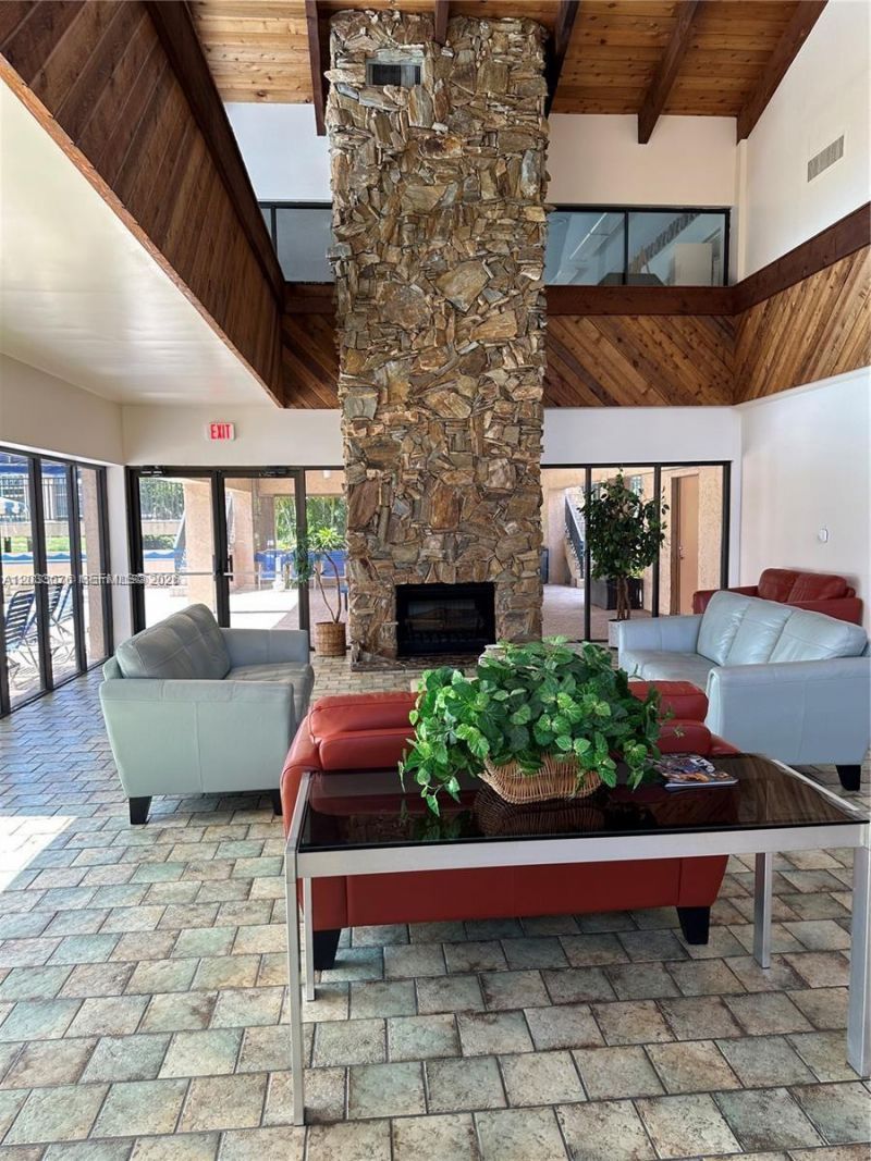 7561 NW 1st St , Unit 204, Margate, FL 33063 Photo