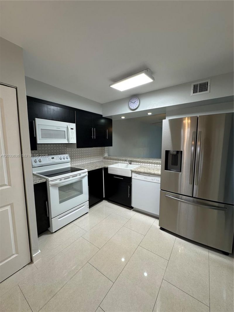 7561 NW 1st St , Unit 204, Margate, FL 33063 Photo