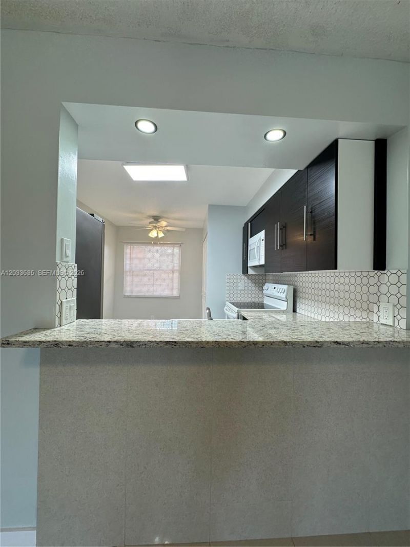 7561 NW 1st St , Unit 204, Margate, FL 33063 Photo
