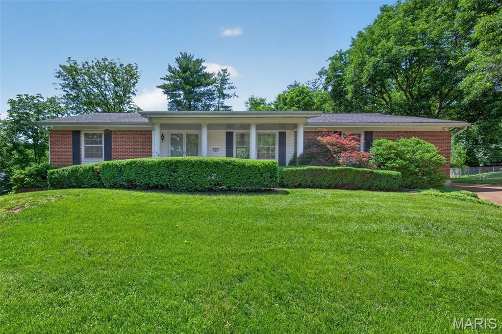 6 Helmsdale Court , Ballwin, MO 63011 Main Photo