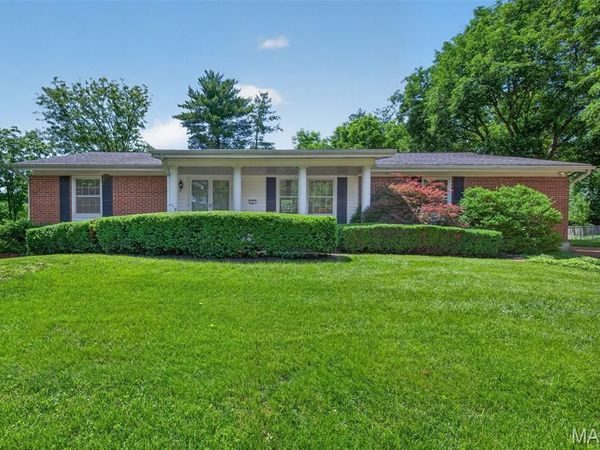 6 Helmsdale Court, Ballwin, MO 63011
