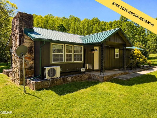 609 Cartertown Road, Gatlinburg, TN 37738