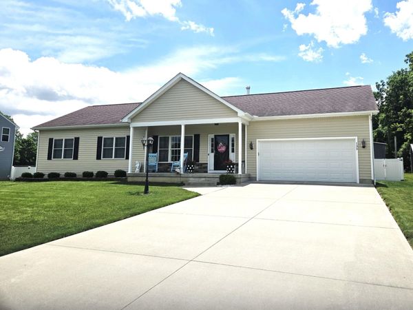 139 Duncan Drive, Pataskala, OH 43062