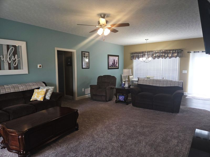 139 Duncan Drive , Pataskala, OH 43062 Photo 2