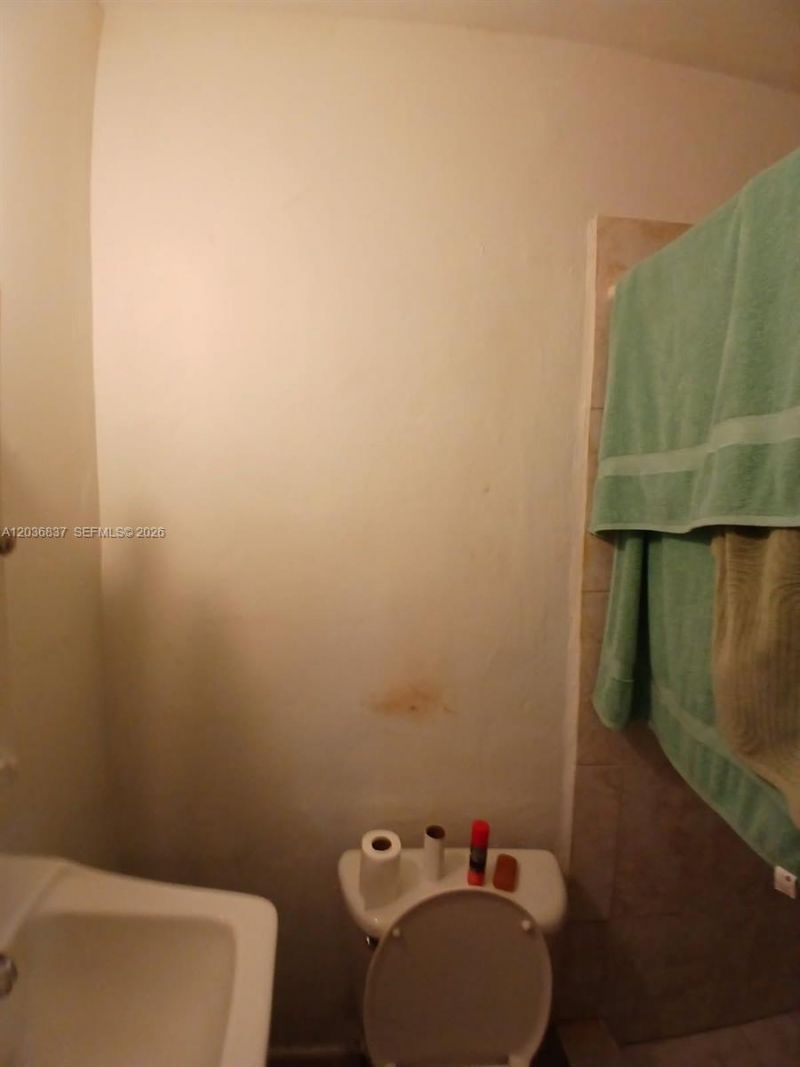 26 NW 24th Ct, Miami, FL 33125 Photo