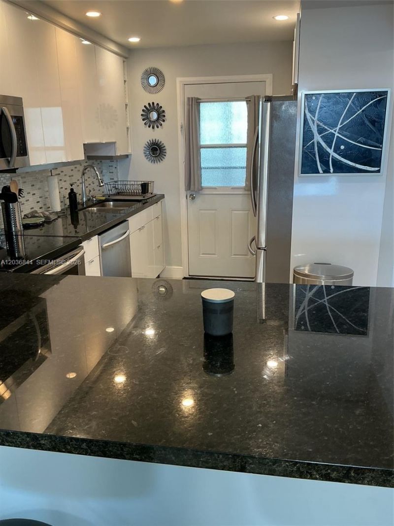 400 Golden Isles Dr, Unit 55, Hallandale Beach, FL 33009 Photo
