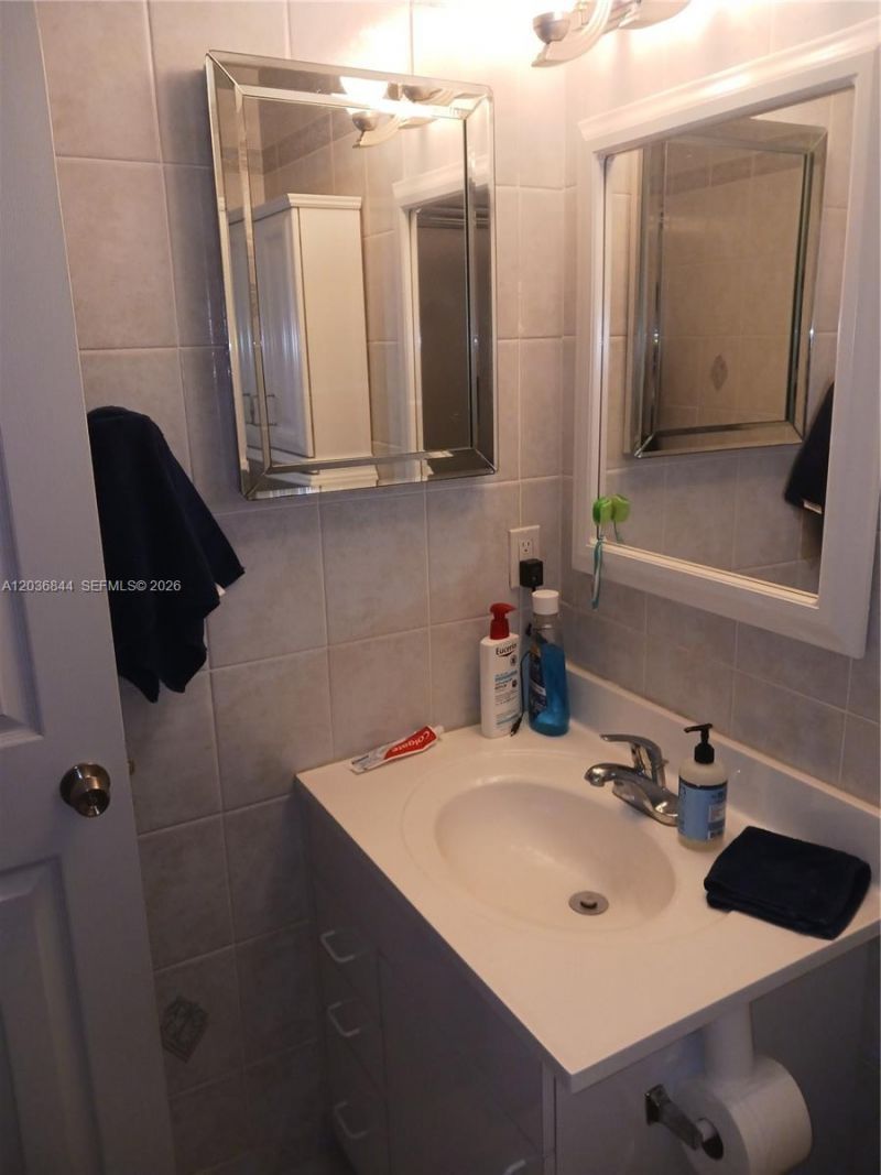 400 Golden Isles Dr , Unit 55, Hallandale Beach, FL 33009 Photo