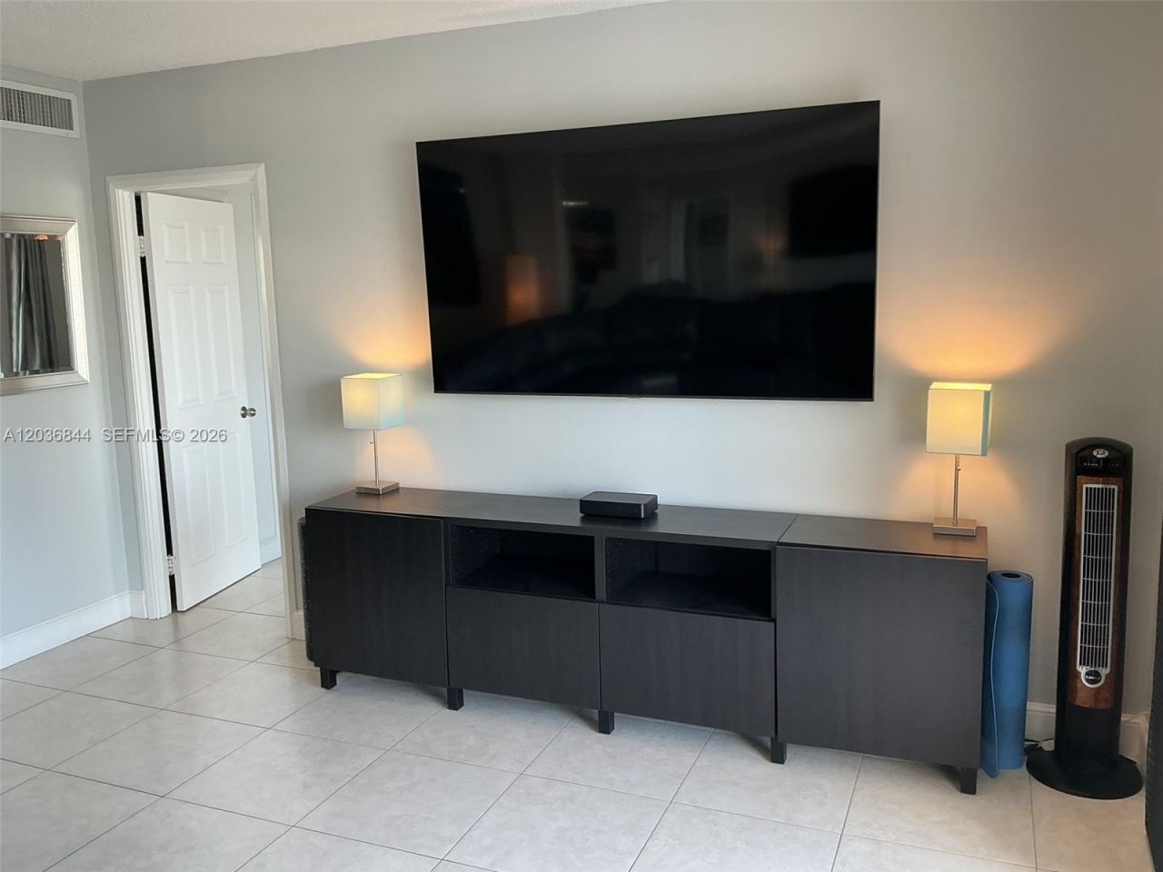 400 Golden Isles Dr, Unit 55, Hallandale Beach, FL 33009 Photo
