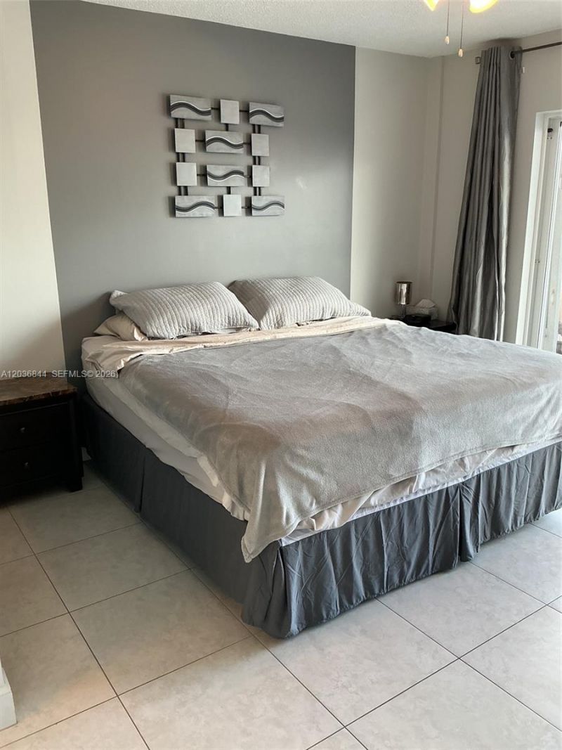 400 Golden Isles Dr, Unit 55, Hallandale Beach, FL 33009 Photo