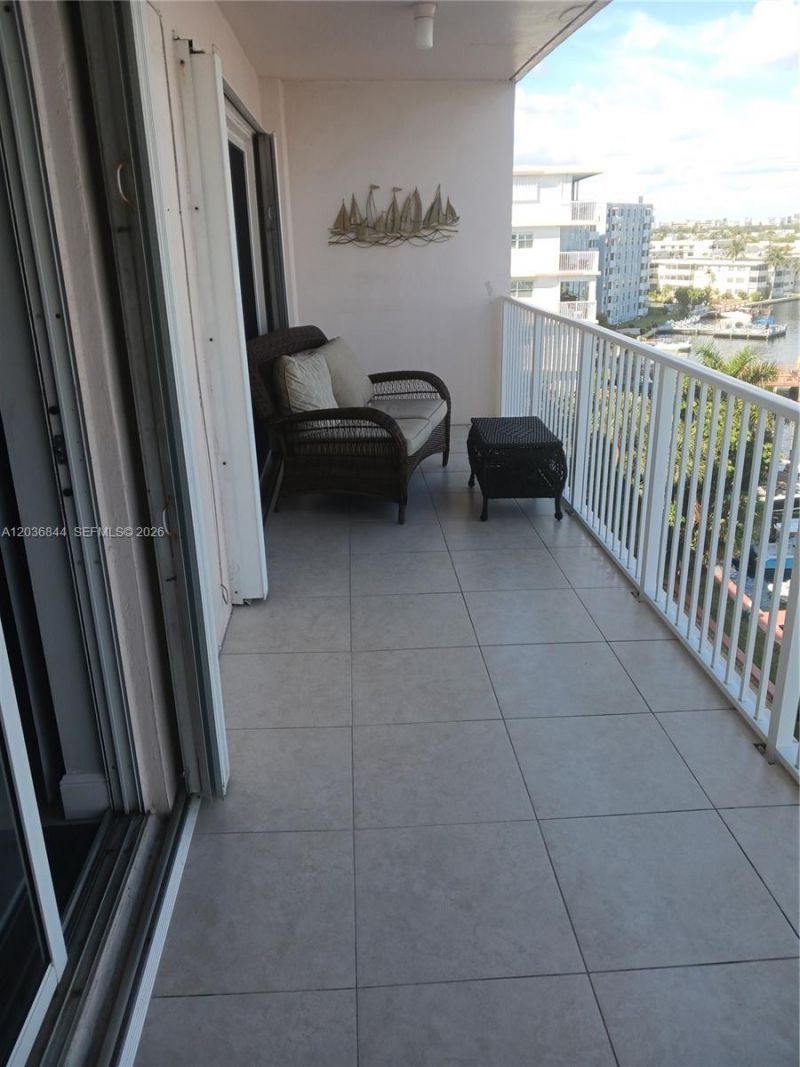 400 Golden Isles Dr , Unit 55, Hallandale Beach, FL 33009 Photo