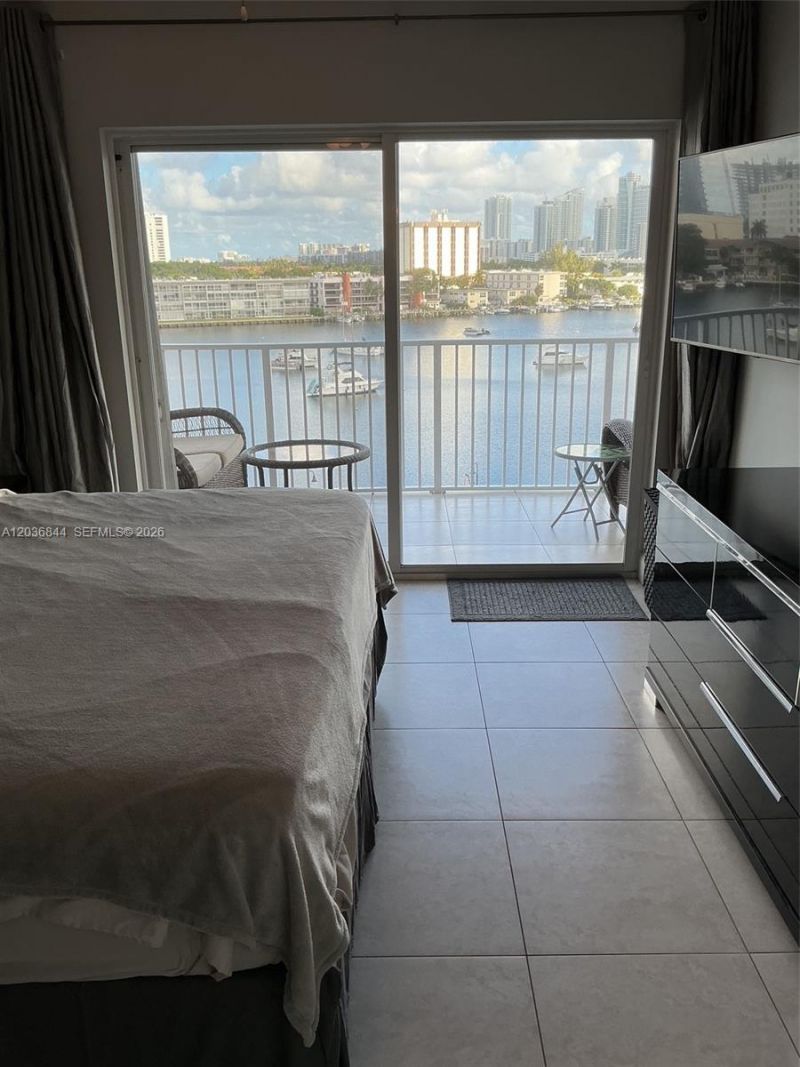 400 Golden Isles Dr, Unit 55, Hallandale Beach, FL 33009 Photo