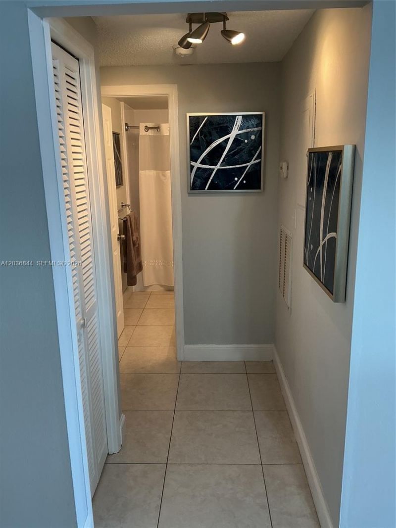400 Golden Isles Dr, Unit 55, Hallandale Beach, FL 33009 Photo