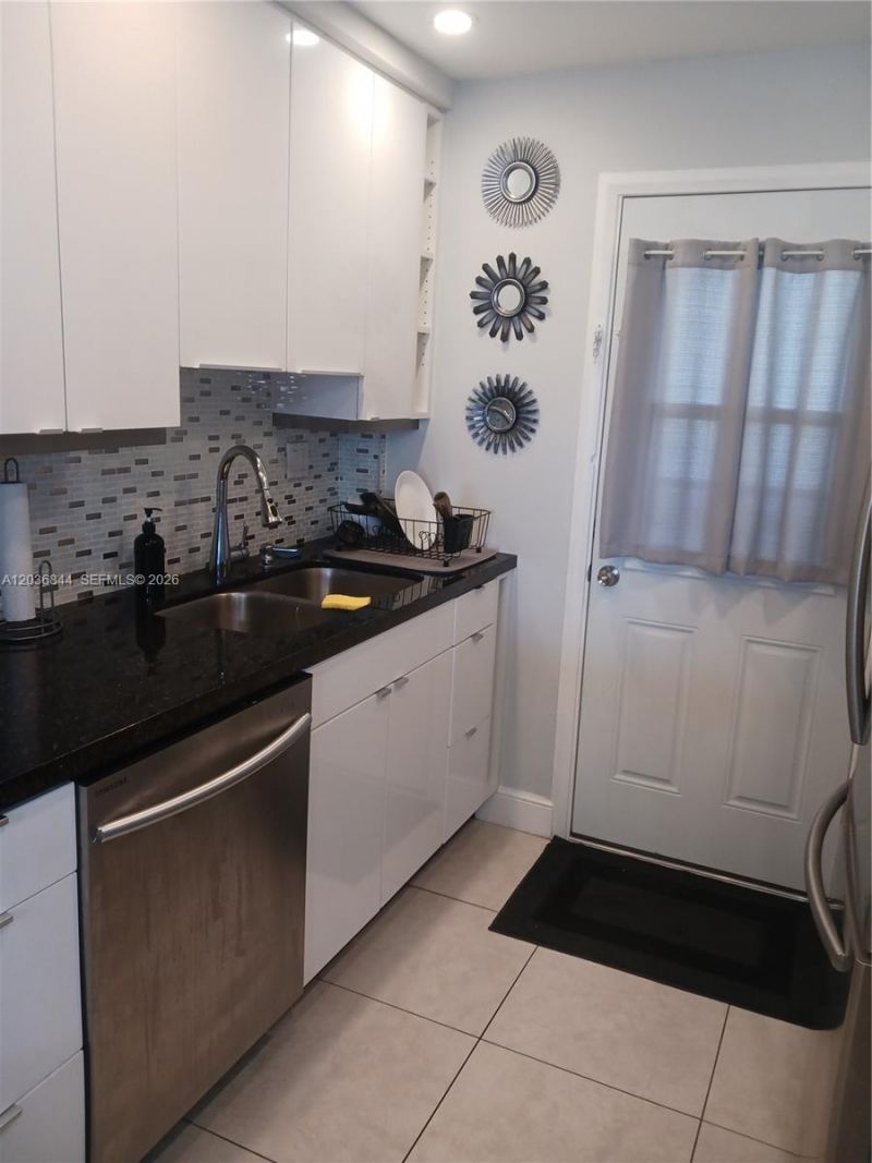 400 Golden Isles Dr , Unit 55, Hallandale Beach, FL 33009 Photo