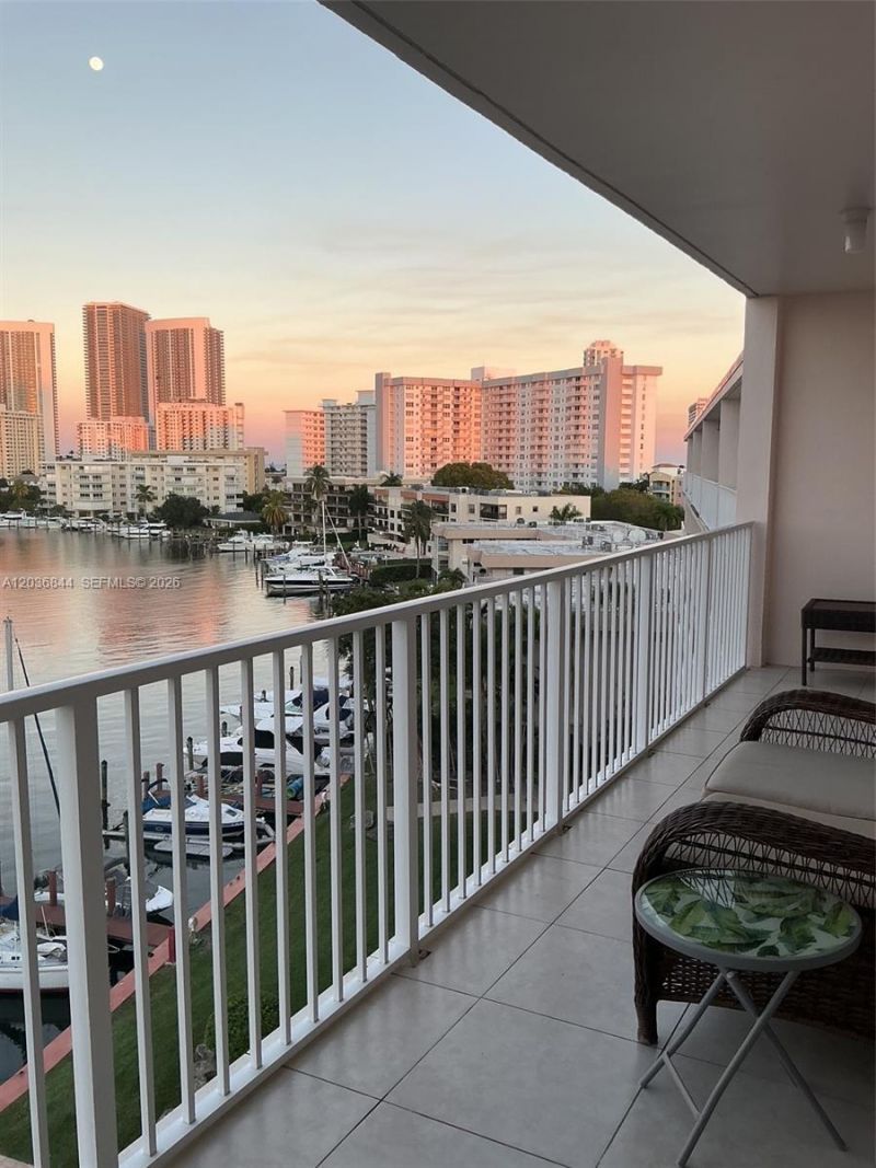 400 Golden Isles Dr, Unit 55, Hallandale Beach, FL 33009 Photo