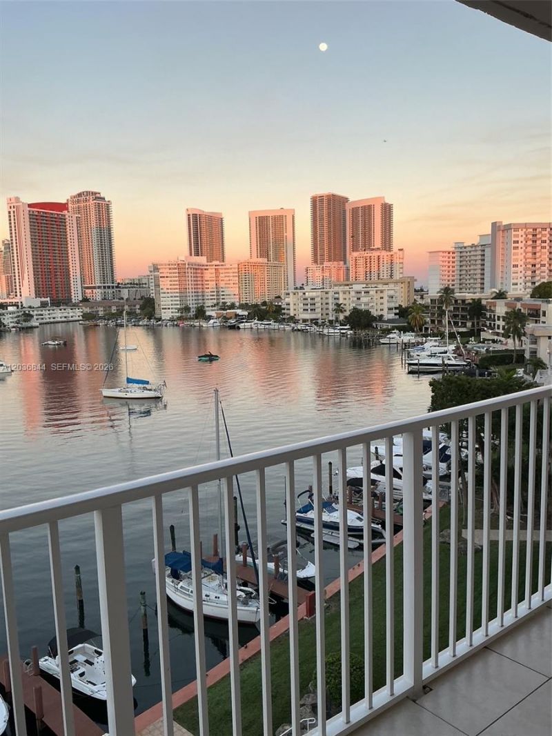 400 Golden Isles Dr, Unit 55, Hallandale Beach, FL 33009 Photo