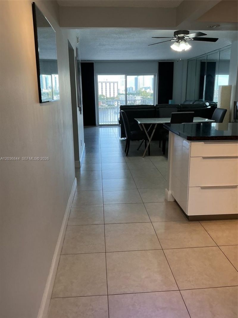 400 Golden Isles Dr, Unit 55, Hallandale Beach, FL 33009 Photo